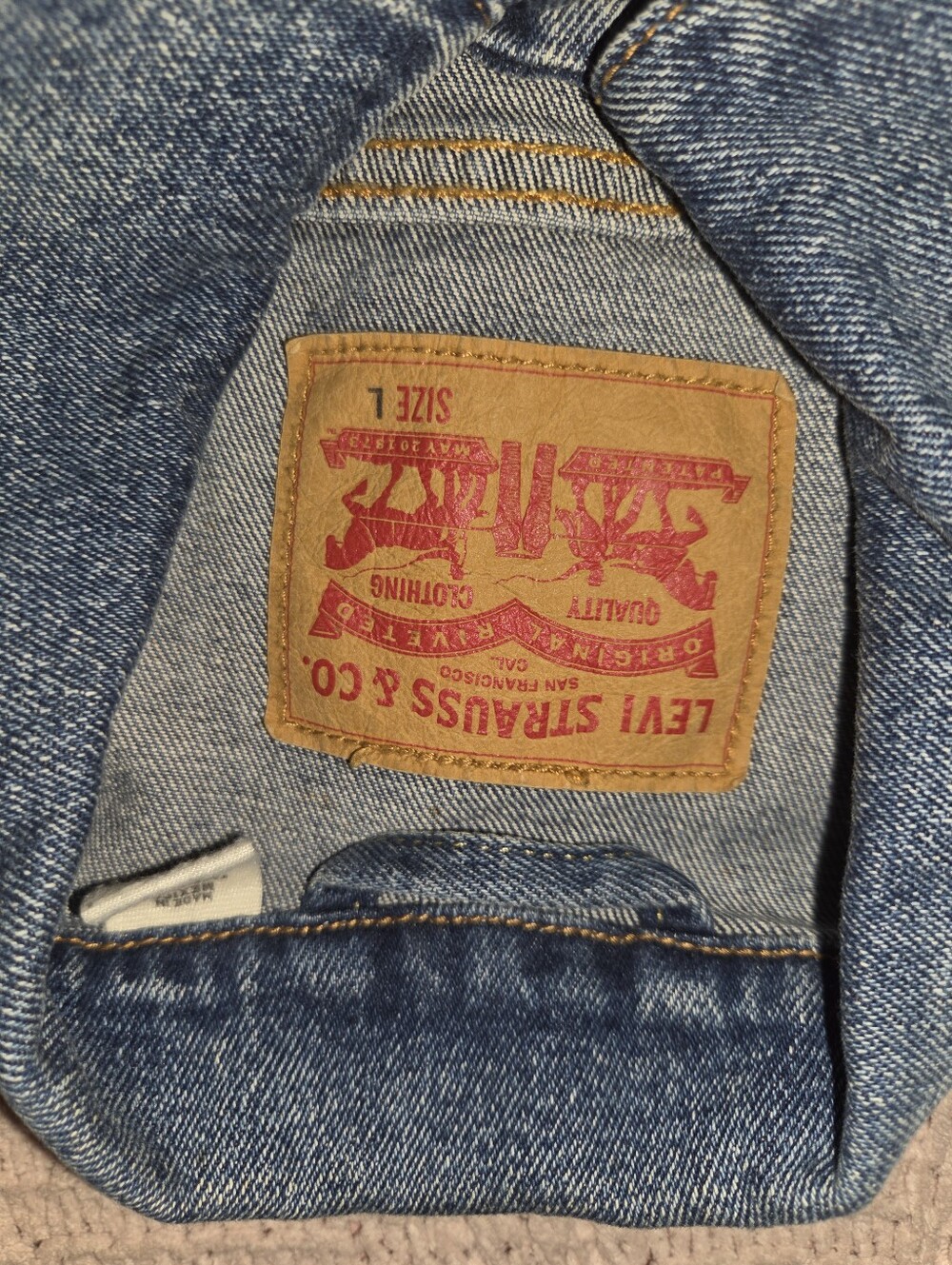 Levi's Men's Dark Blue Denim Trucker Jacket - Classic Trucker Style - Picture 7 of 9
